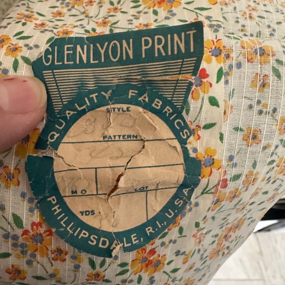 Vintage fabric white with yellow flowers red and green36 inches x120 inches. - Picture 2 of 5